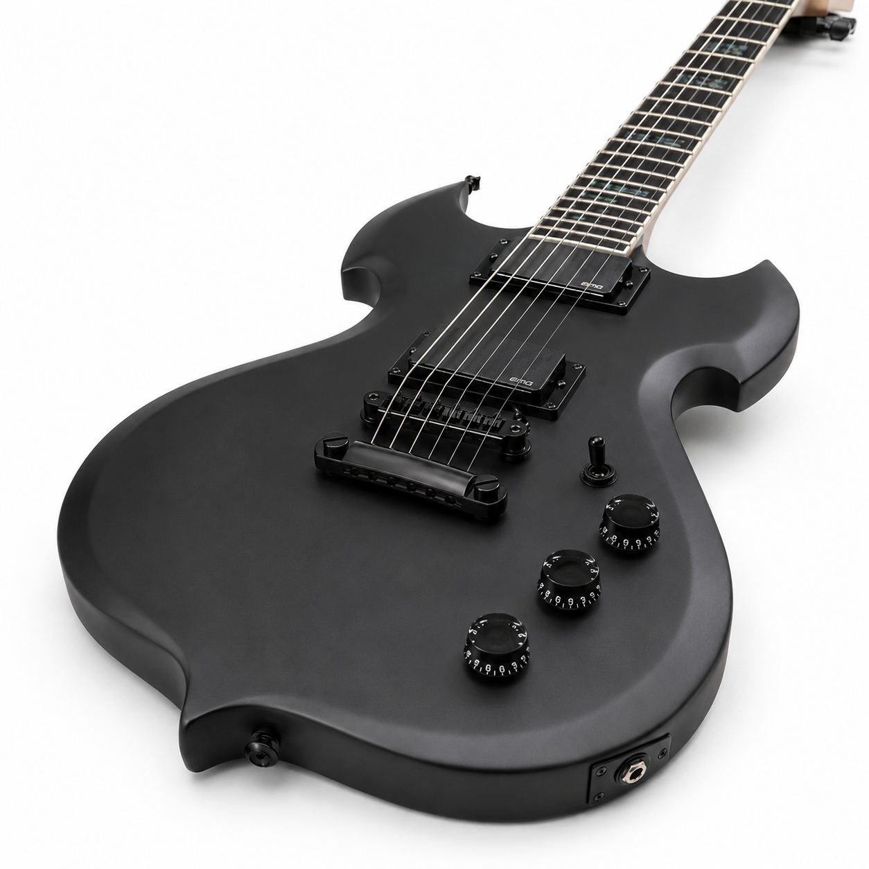 Matte Black 6-String Electric Guitar – Solid Body with Tremolo Bridge