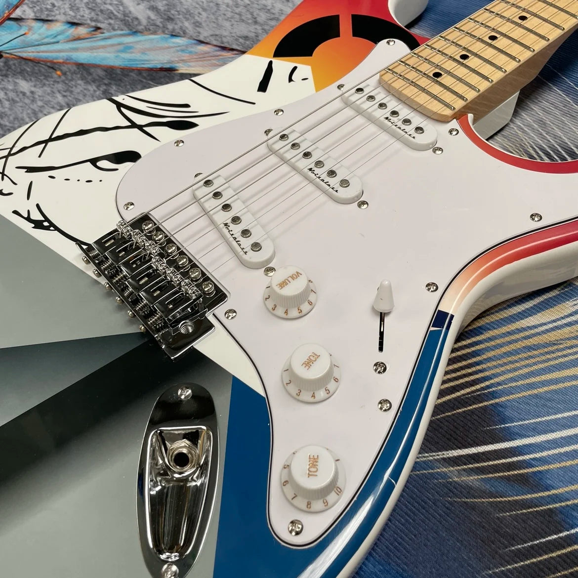 Classic 6-String Electric Guitar – SSS Pickups, Maple Fingerboard, Graffiti Art Design